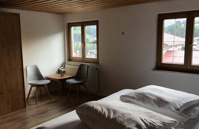 Triple room no. 7, shower/toilet - Gasthof Hirsch