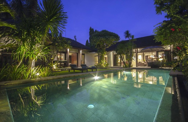 GreenC, Villa de lujo de 2 dormitorios, sala de estar cerrada, Seminyak