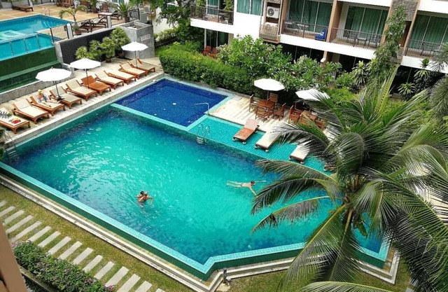 Tropical Pool Garden Condo Downtown Pattaya, Bus a pie de calle