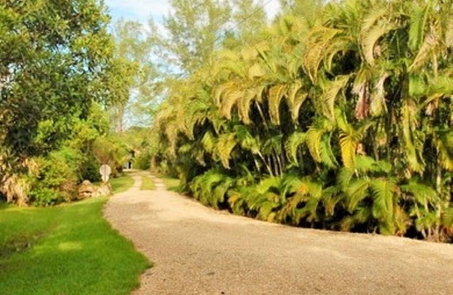 Casa rural Sanibel tropical, a pie de playa, amaneceres perfectos, se admiten mascotas.,