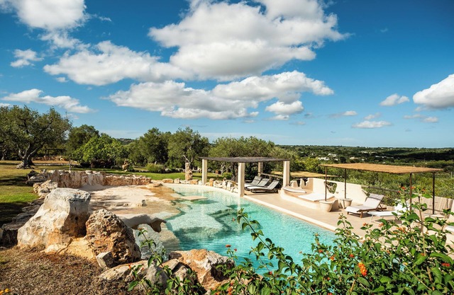 Trulli Villa Sopra i Sassi with exclusive swimming pool