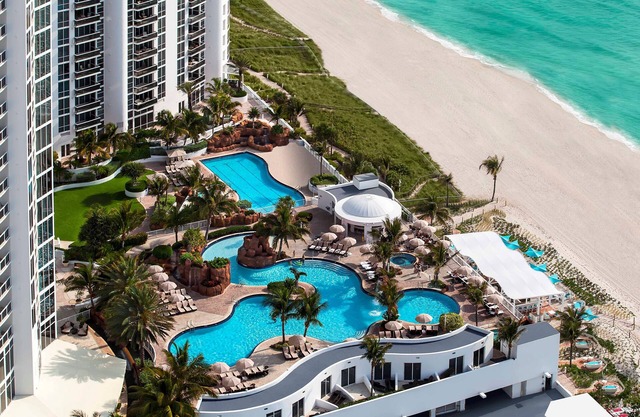 Trump International Beach Resort