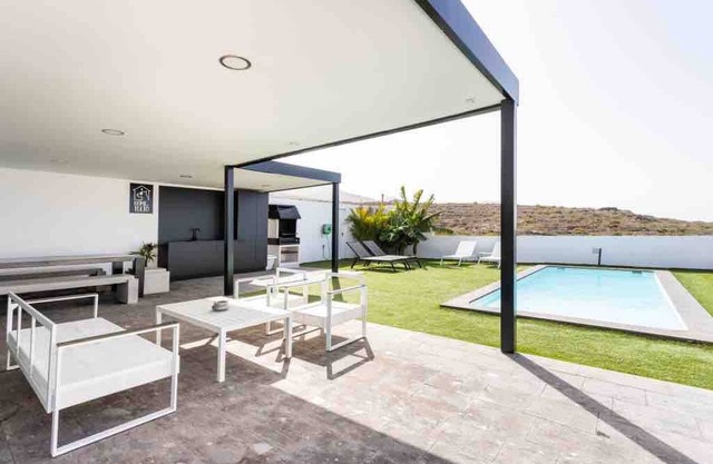Villa familiar Tulio II con piscina climatizada