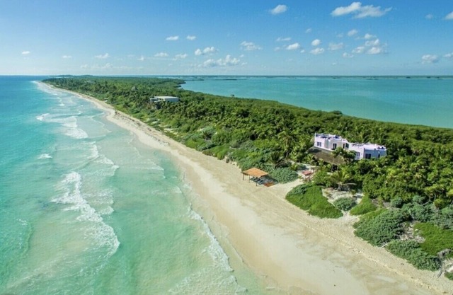 TULUM Beachfront 20min from hotel zone Housekeeping - amazing food
