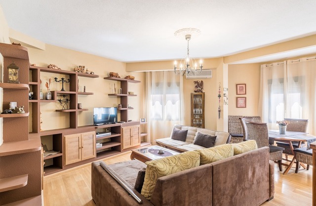 Apartamento amplio y coqueto. Capacidad máxima 7 personas| TURISToledo: RUBÍ