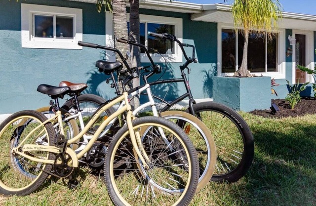 Turtle Nest 3br w/hot tub, great park, beach!