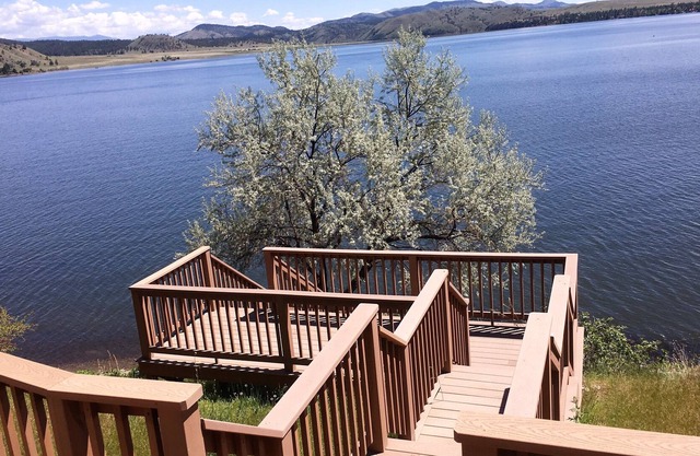 Twin Peaks Lakefront Property 4200 pies cuadrados