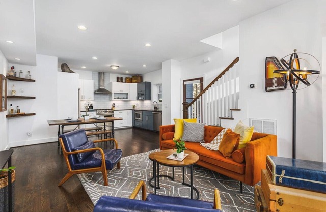 TWO Adjacent Homes in 12 South, Belmont - Sleeps 20 People