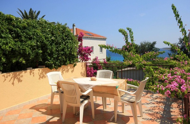 Apartamento para dos personas con terraza y vista al mar Orebic, Peljesac (A-275-b)