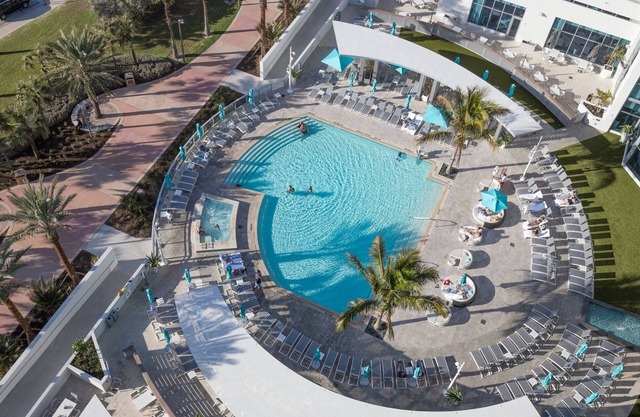 Resort de lujo de dos habitaciones frente al mar, Clearwater Beach (1731707)
