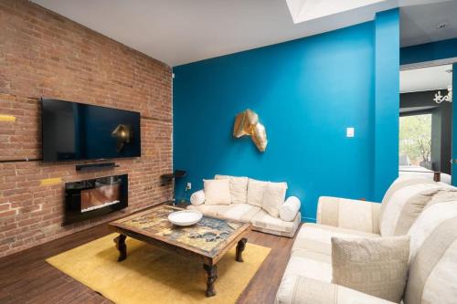 Two bedroom duplex in Plateau Mont-Royal district
