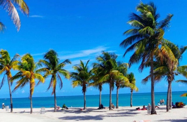 A dos minutos de la playa.