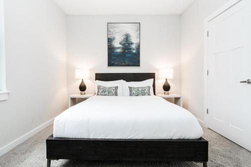 TWO CozySuites Stunning Music Row Condos with parking