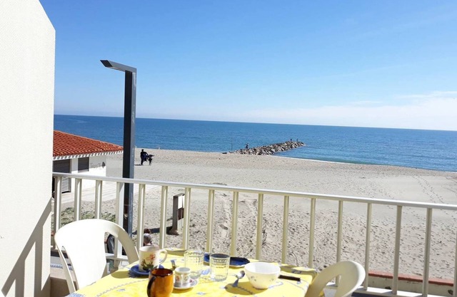 APARTAMENTO DE DOS HABITACIONES, TERRAZA CON VISTA AL MAR