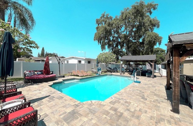Ultimate Family Fun | Pool | Theater | 6 Miles-Beach