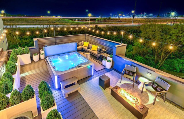Ultimate Luxe | 13 Beds! Priv Hot Tub/Game Room!