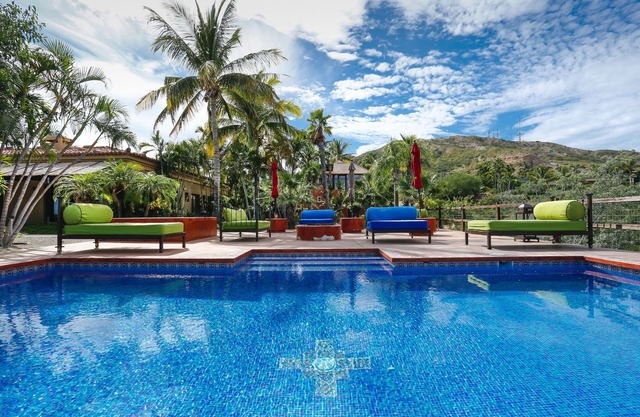 “Villa Vida Cabo” Authentic, Spacious Ocean View Villa