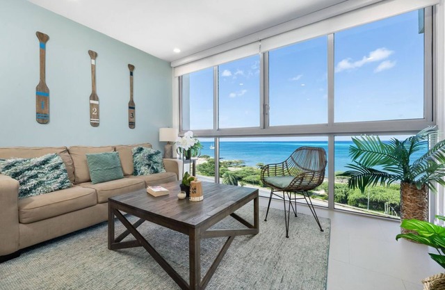 Unbeatable 2 bedroom beachfront condo!