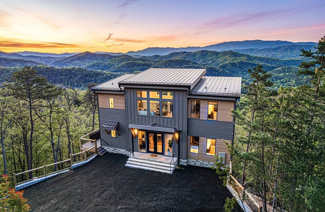 Unbelievable VIEWS indoor pool cabin