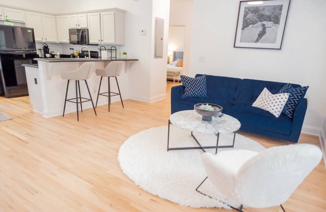 Uncover ATL’s Vibes: Chic Getaway near Ponce & Krog Market, Ideal City Living!