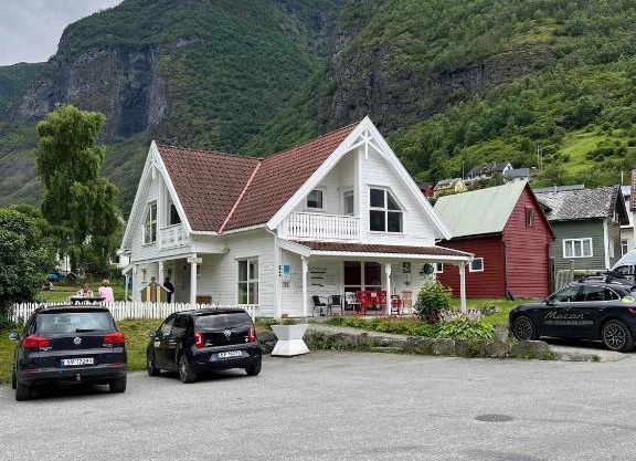 Undredal Fjord Apartments