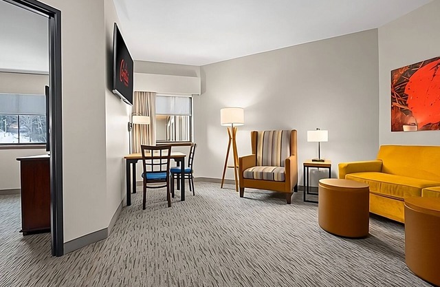 Unforgettable Getaway! 2 Units w/ Complimentary Breakfast, Indoor Activities!