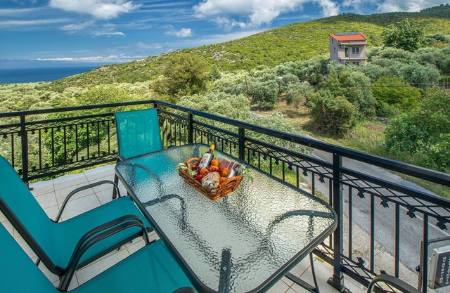 Unique apartment with spectacular sea view.