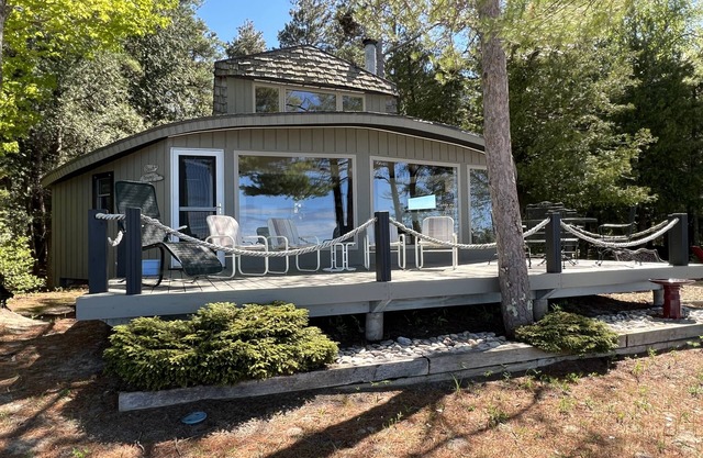 Cabaña única con playa privada en el lago Michigan