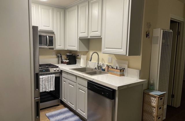 Comfy, relaxing condo across from beach on the estuary.