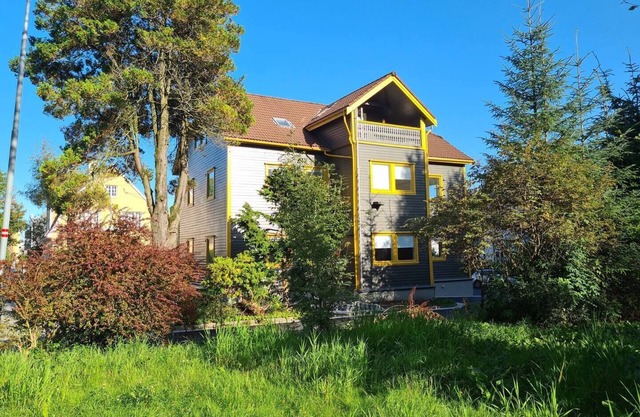 ★ Unique, Spacious And Modern 3 BR w / King Beds, Near City Center, Free Parking