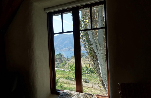 Única casa de huéspedes Straw Bale con piscina y bañera de hidromasaje (** ahora con energía solar **)