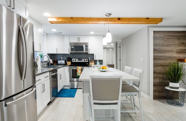 Relájese en una suite moderna de Kirkland