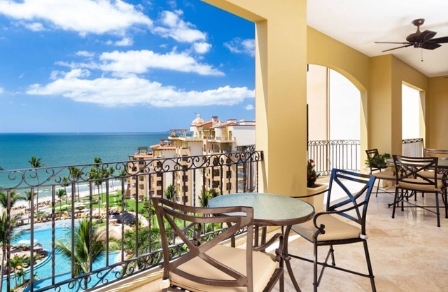Upscale 2BR Getaway at Villa La Estancia Riviera Nayarit