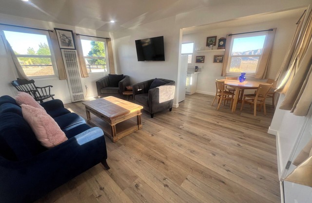 Updated 1BR w/ Kitchen, Fast WiFi + Highway Access Near Carrizo Plain