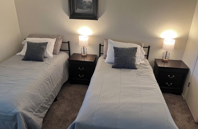 June Move In Special Fully Furnished Apt E