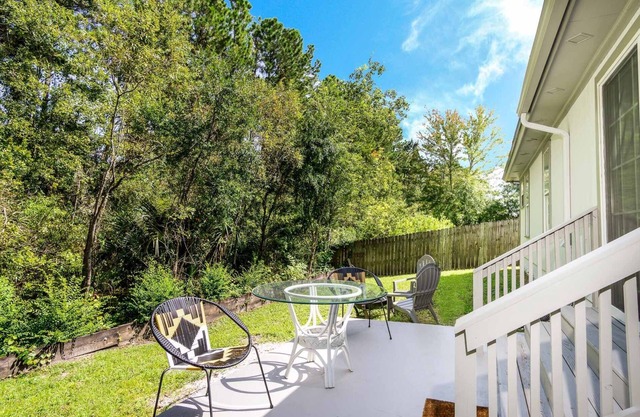 Upscale~Modern~Pad~King~Sleeps9~Mayo~Beach~Pet
