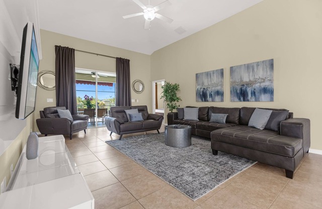 Upstay - New Home Near Disney w Private Pool, BBQ