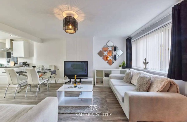 Upto 20% Off |Monthly 3BR |City Centre + Parking