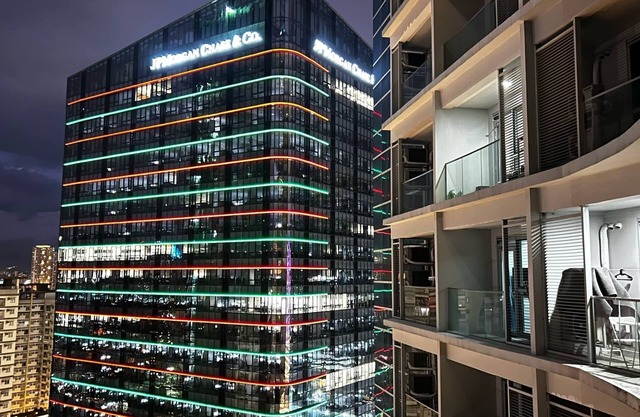 Uptown Parksuites Tower Two