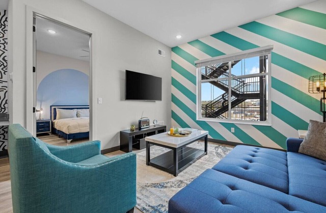 Urban 1BR Retreat - Near Music & Food Scene!