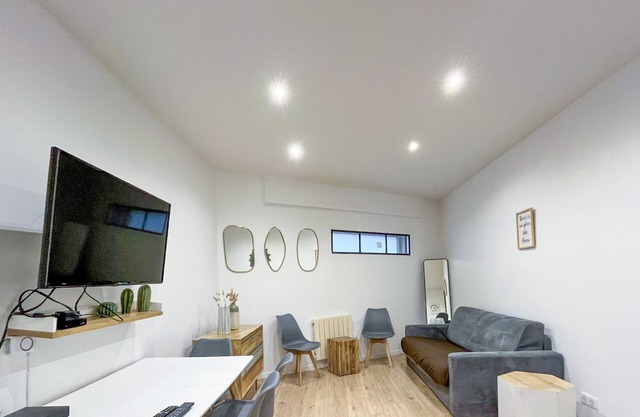 Urban Flat 181 - Pretty 1 bedroom Levallois