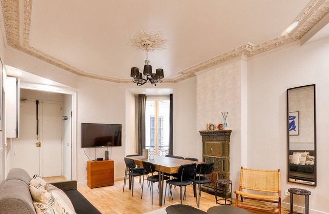 Urban Flat 57 - Luxury 4BDR Parisian Flat in Paris