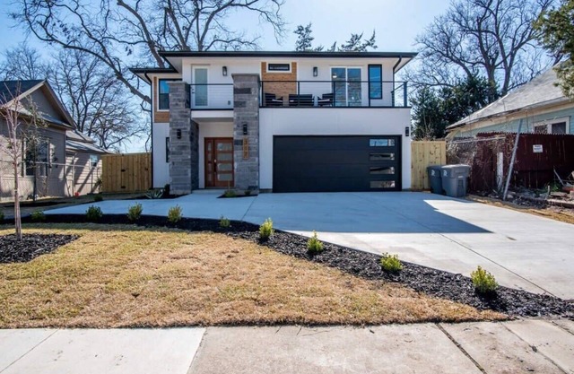 Urban Retreat with Pool near Downtown Dallas