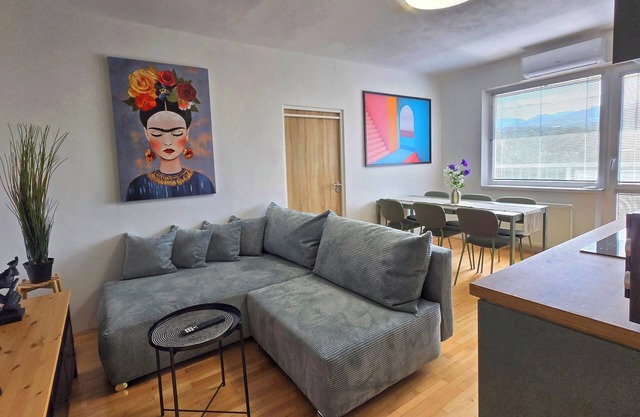 Urban Zen Stay - Comfort & cozy 2bedr. apartment in the Heart of Banská Bystrica