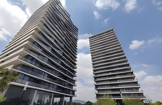 Urbania PHB Torre 100 by Del Mar