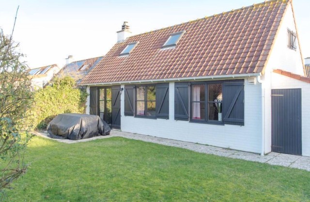 V32 with parking and shared pool by Interhome