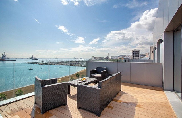 Apartamento de vacaciones 'Penthouse Sun Beach Best View' con vistas al mar y aire acondicionado