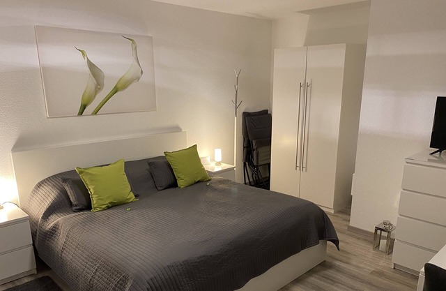 Apartamento con piscina, sauna y wifi.