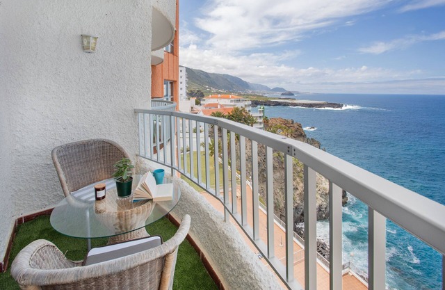 Apartamento de vacaciones 'Live San Marcos' con vistas al mar, terraza privada y Wi-Fi