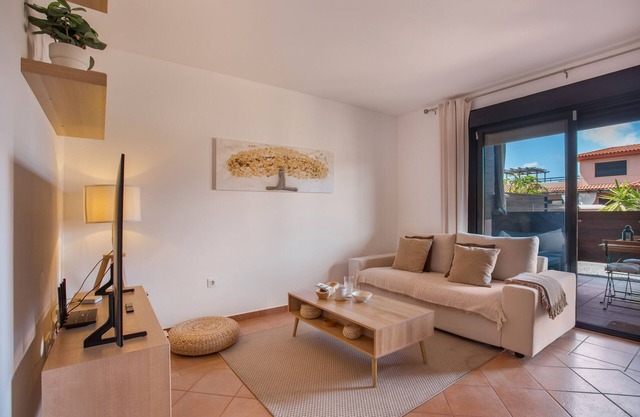 Vacaciones 'Casa Del Amanecer' con vistas al mar, piscina compartida y Wi-Fi